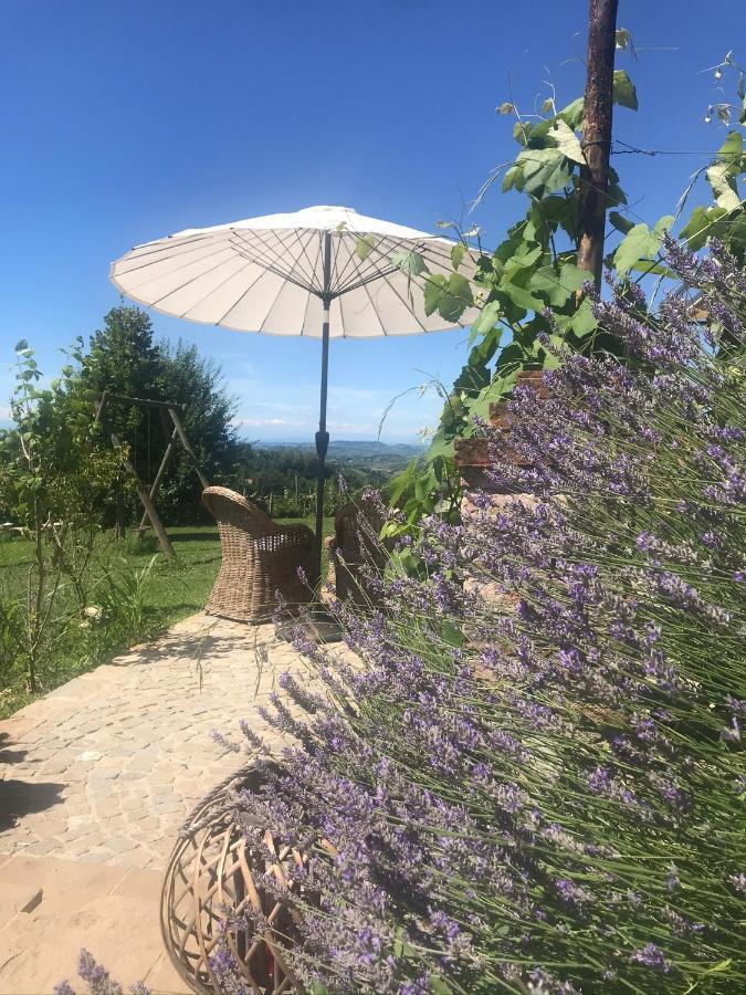 Number 10 Locanda B&B Belvedere Langhe Екстер'єр фото